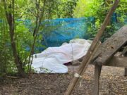 ด่วนมาก!! หนุ่มคลั่งลั่นไกดับชีวิตคนในบ้าน 3 ราย เจ็บ 1 คน ยังไม่มอบตัว กำลังมุ่งไปหาลูกที่โรงเรียน จ.สุพรรณบุรี