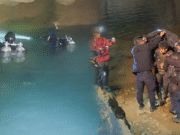 ช่วยสำเร็จ นักดำน้ำจีน ติดอยู่ในถ้ำใต้น้ำลึก 5 วัน รอดปาฏิหาริย์ เผยคำพูดแรก อึ้งหนัก