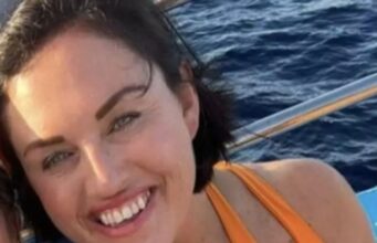 ลูกสาววัย 14 บ่นปวดท้องเกืบครึ่งปี แม่สุดช็อก เมื่อเห็นสิ่งที่หมอผ่าออกจากกระเพาะ