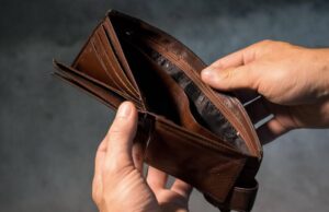 อย่าเอาของ! 3 สิ่ง ไว้ในกระเป๋าสตางค์เด็ดขาด มีแต่เสียกับเสีย