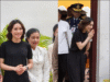 เจ้าคุณพระสินีนาฏ ในลุคสบายๆ กลับบ้านเกิดสัการะพระธาตุแช่แห้ง