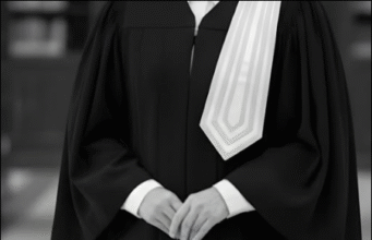 พบศพทนายความที่เคยโด่งดังเสียชีวิตในรถ ขนลุกข้างตัวพบจดหมาย