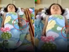 ครูส่งให้ดู ลูกสาว 2 ขวบ “นอนกลางวัน” ขยับมือแปลกๆ แม่เห็นแล้วรู้ทันทีทำอะไร ร้องไห้เลย…