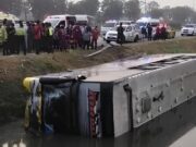 ด่วน!! รถบัสพลิกคว่ำ เจ็บ 14 ราย เผยสาเหตุ… ดูเพิ่มเติม!!